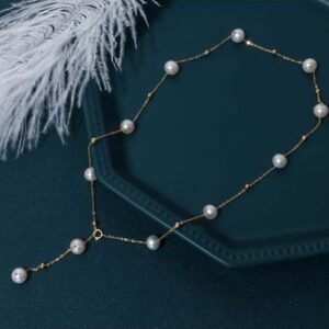 Dainty pearl necklace