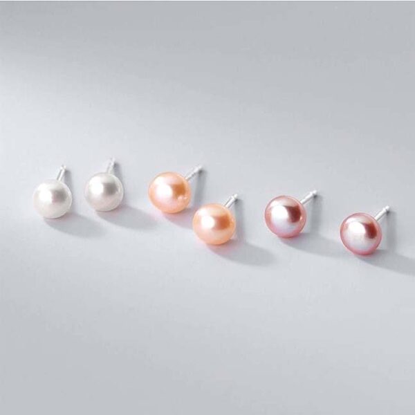 Pearl studs