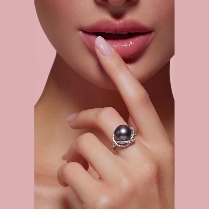 Bahari Ring - silver-grey with a swirl of zirconia in silver with a luxurious rhodium-plated finish
