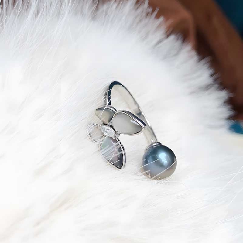 Sterling Silver Mother of Pearl Ring