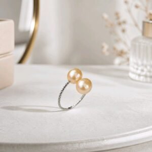 Pacha Ring -luminous peach rice freshwater pearls