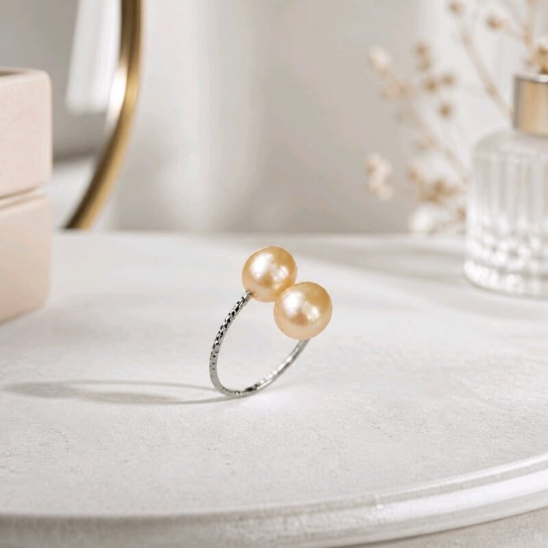 Pacha Ring -luminous peach rice freshwater pearls