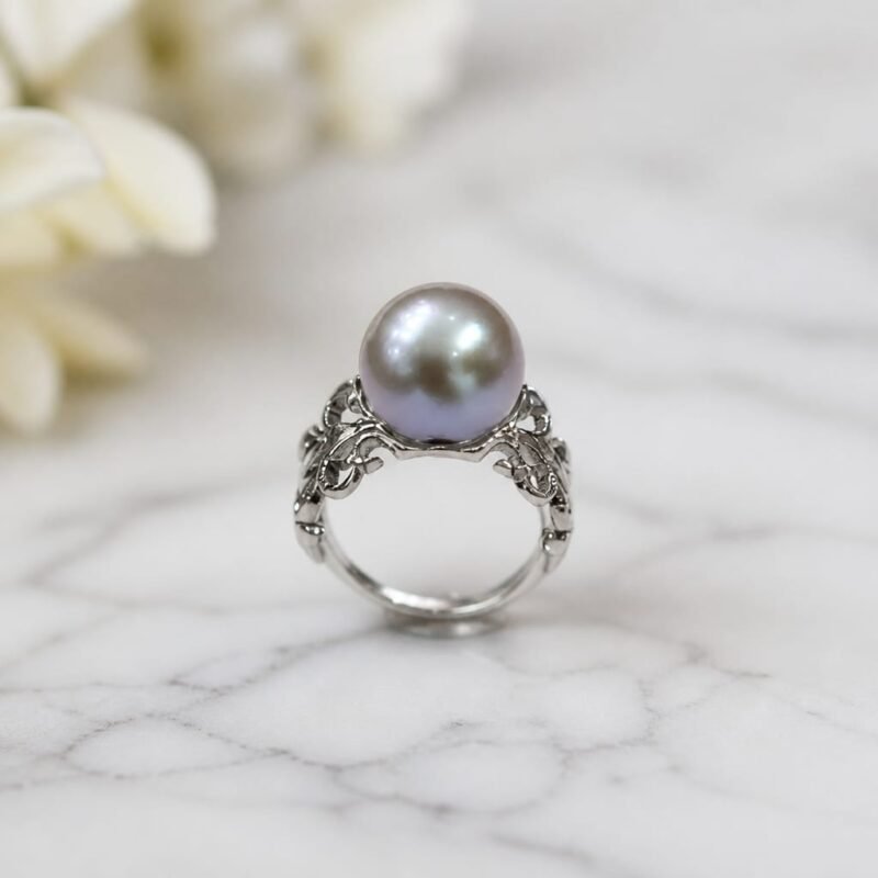Hadhi ring :A Statement of Prestige and Timeless Elegance.