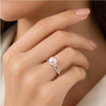 fahari ring worn by a model
